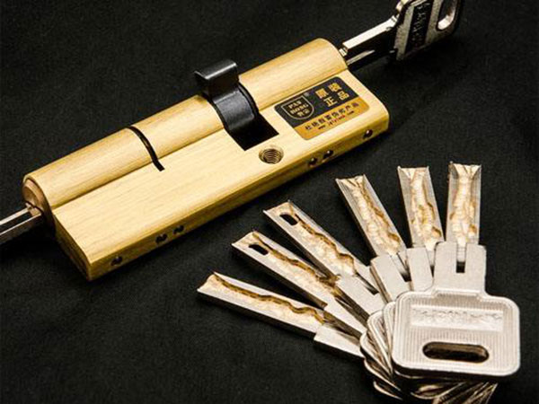 盘龙24小时上门开锁公司