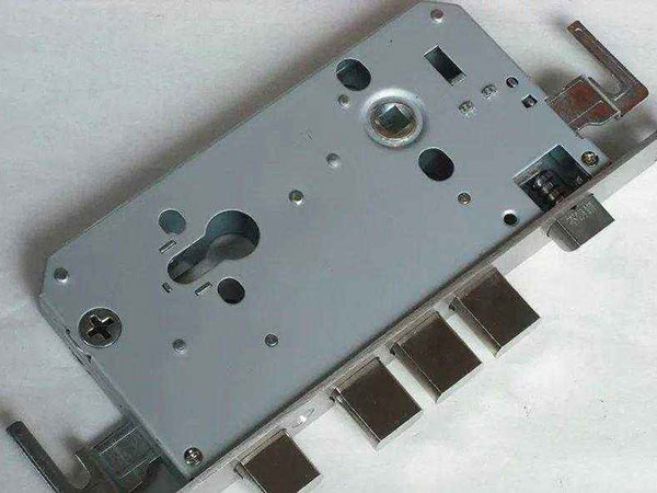 盘龙24小时上门开锁公司